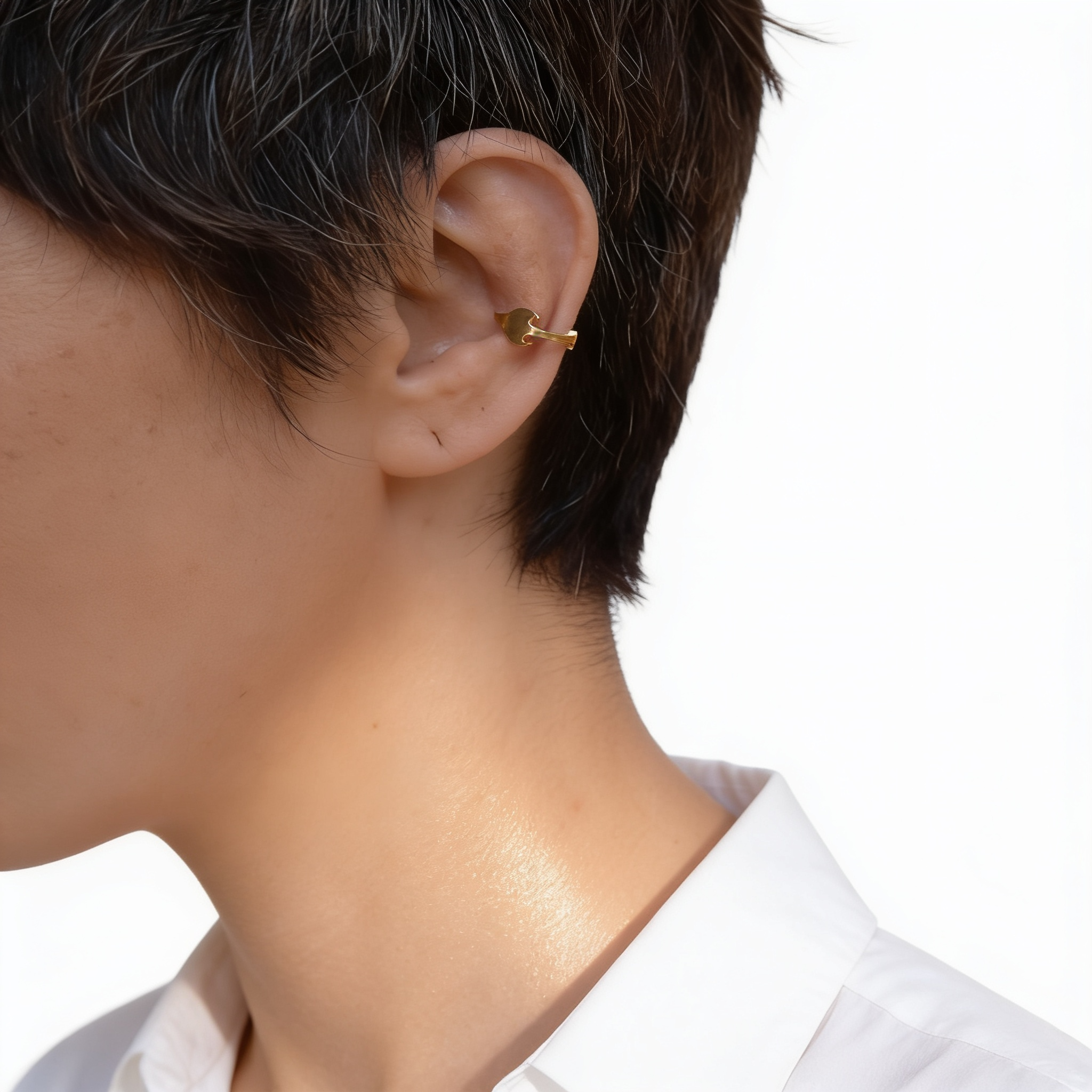 Photo porté bague d’oreille « lien »