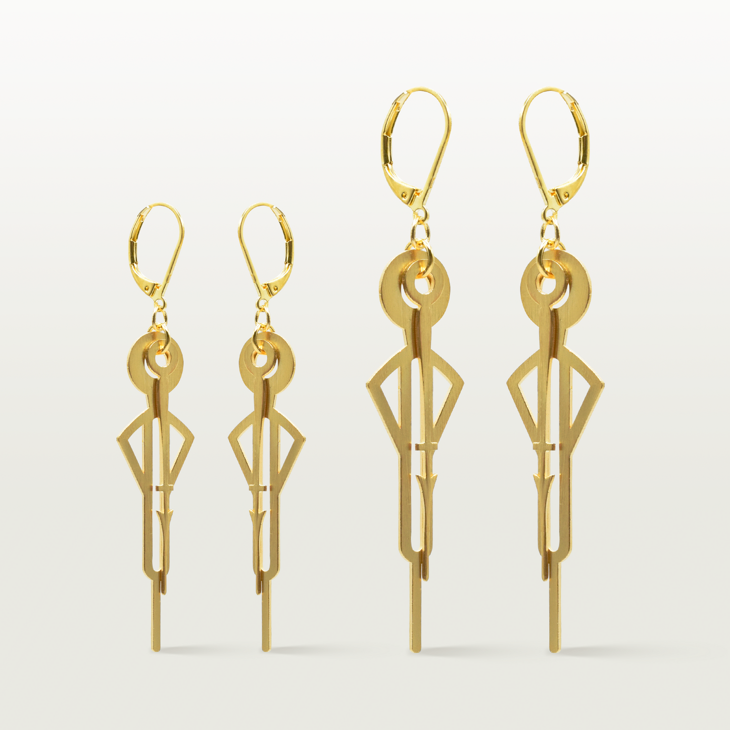 Boucles d'oreille Promesses fabriquées par Marie-Louise Orlach à Paris, en deux tailles.