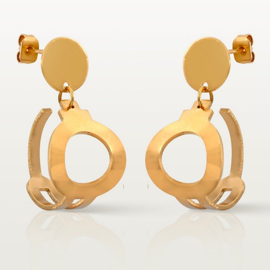 Boucles d'oreille Mélodie, élégantes et délicates, fabriquées à Paris par Marie-Louise Orlach.