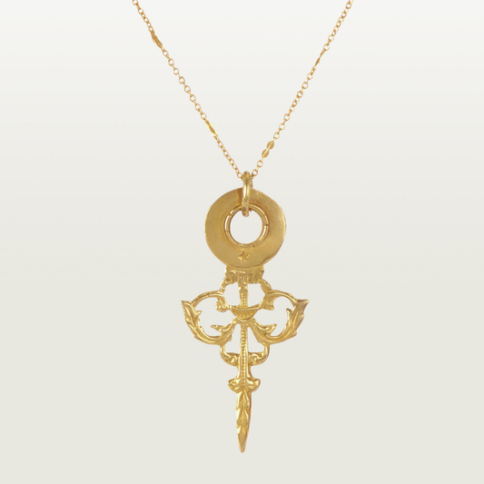 Collier Minuit, fabriqué à Paris par Marie-Louise Orlach. Inspiré d'une aiguille commandée par Louis XV pour une horloge parisienne.
