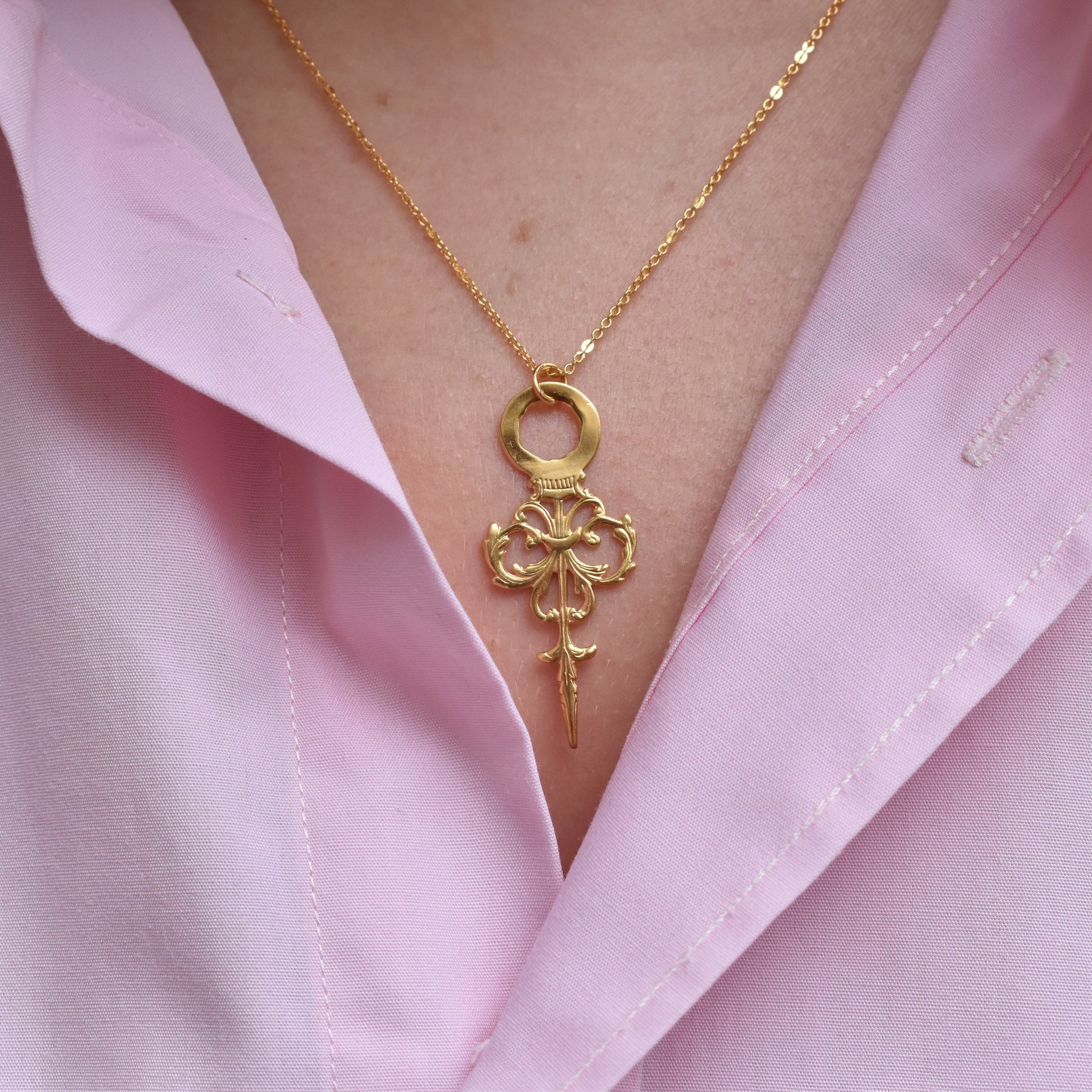 Collier collection Royale, Tea Time. Fabriqué à Paris par Marie-Louise Orlach.