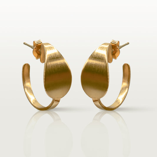 Créoles Heure bleue, élégantes et raffinées, fabriquées à Paris par Marie-Louise Orlach.