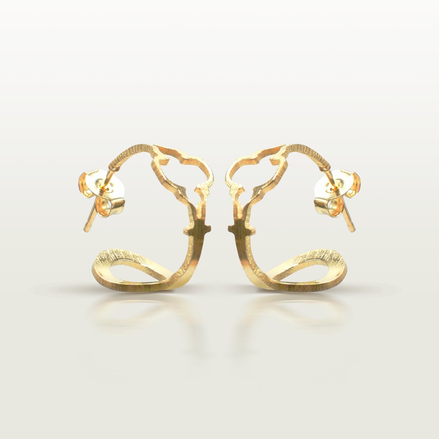 Créoles élégantes fabriquées à Paris.