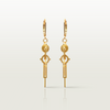 photo des boucles d'oreille crepuscules sur fond blanc