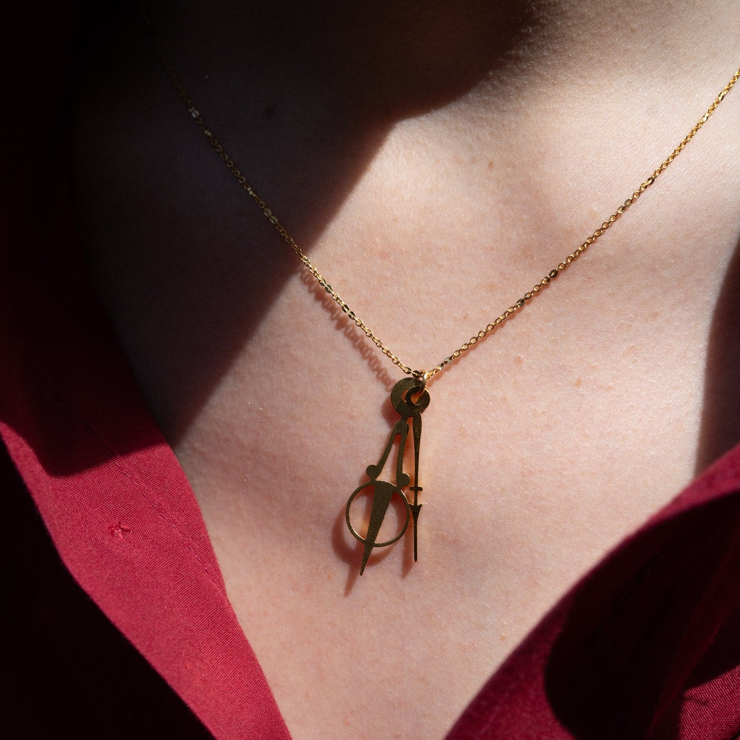 Pendentif Joyeux, créé à Paris par Marie-Louise Orlach.